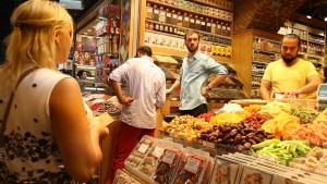 The Spice Bazaar, by contrast, specializes in spices, dried fruit and Turkish Delight.